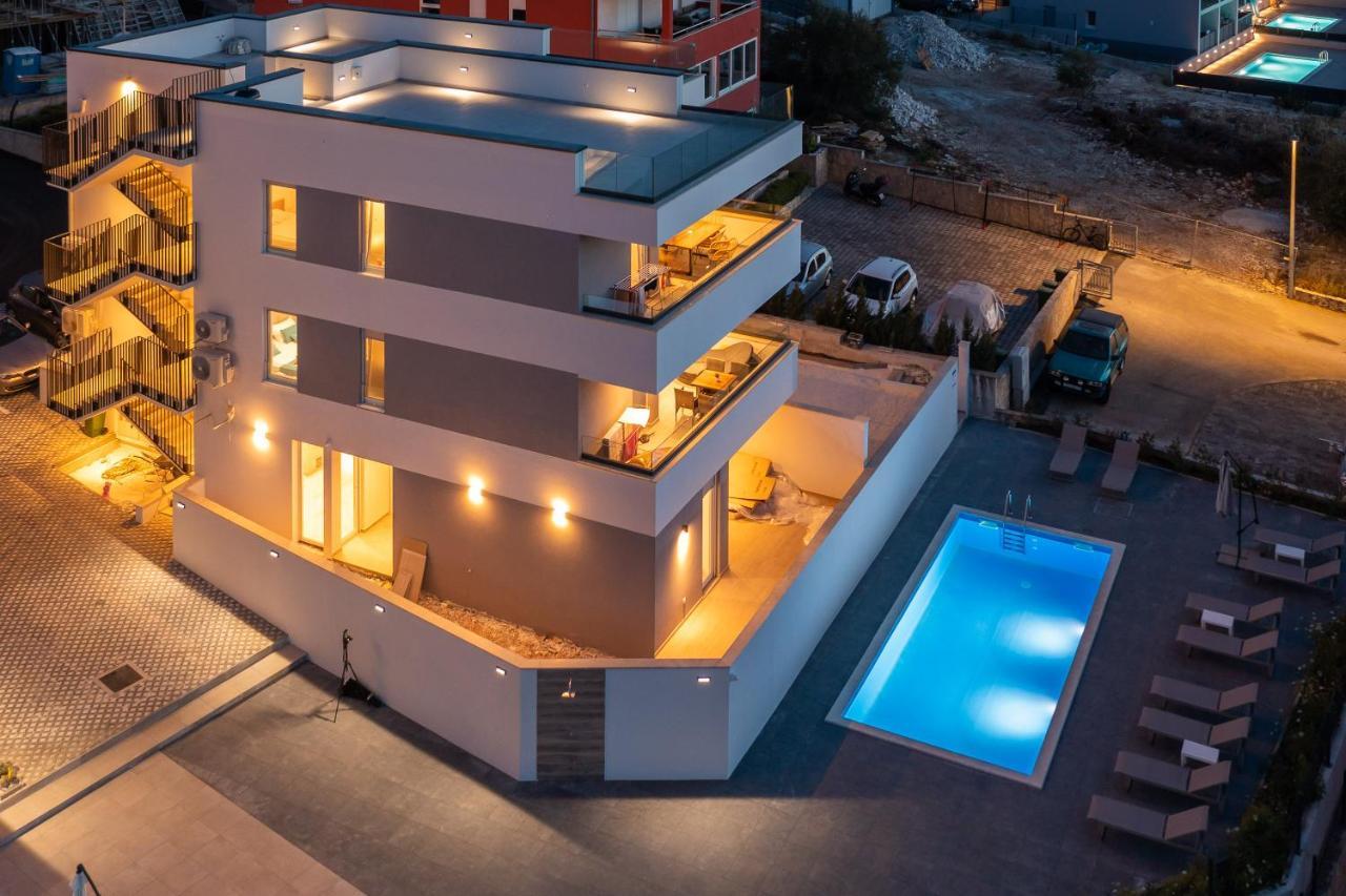 Apartment Alegria In Okrug With Heated Pool, Sea View, Jacuzzi, Wifi Trogir Exterior foto